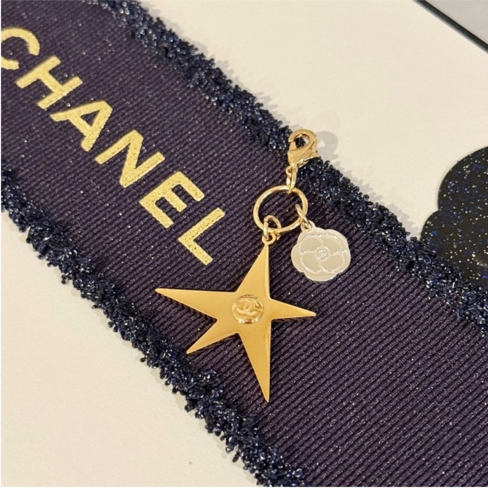 Chanel CC Star Comet Limited Edition Beauty Charm - Picture 3 of 3